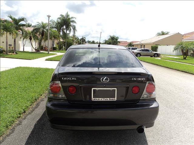 2004 Lexus IS 300 4-DR 1LT