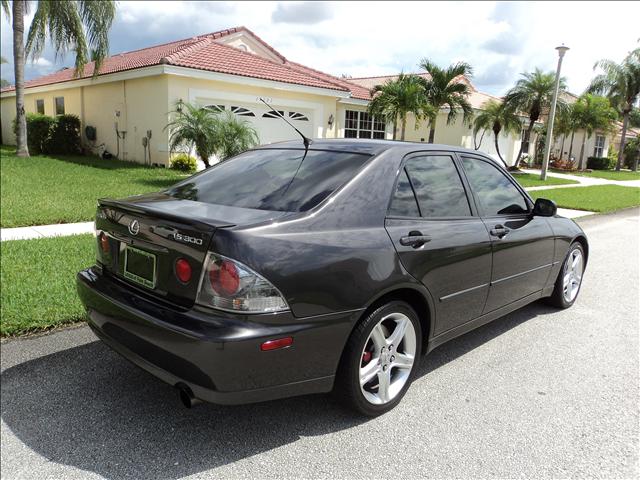 2004 Lexus IS 300 4-DR 1LT