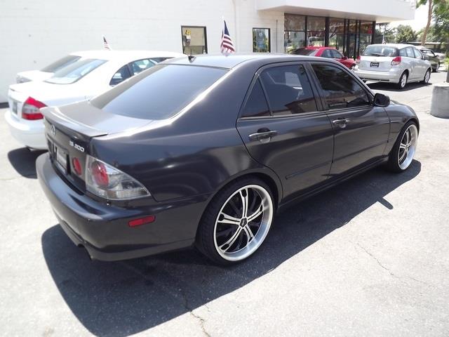 2004 Lexus IS 300 2