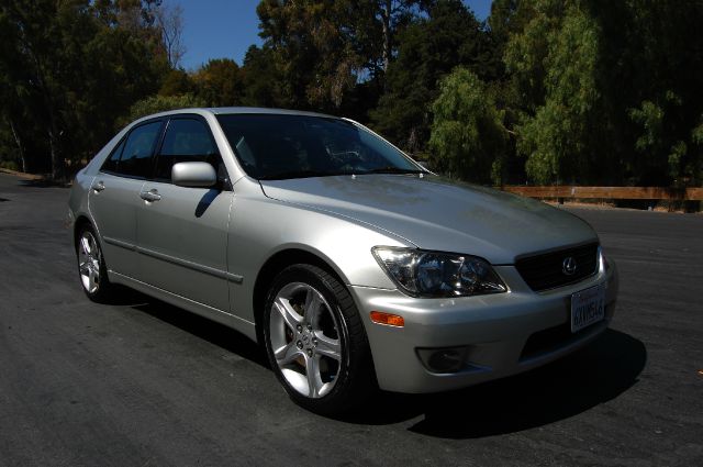 2004 Lexus IS 300 323it