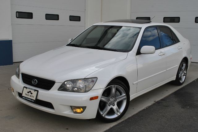 2005 Lexus IS 300 323it