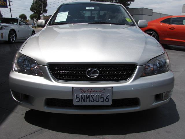 2005 Lexus IS 300 114