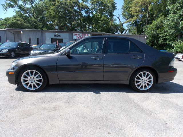 2005 Lexus IS 300 323it