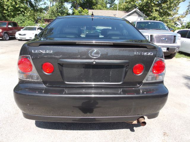 2005 Lexus IS 300 323it