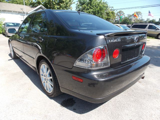 2005 Lexus IS 300 323it