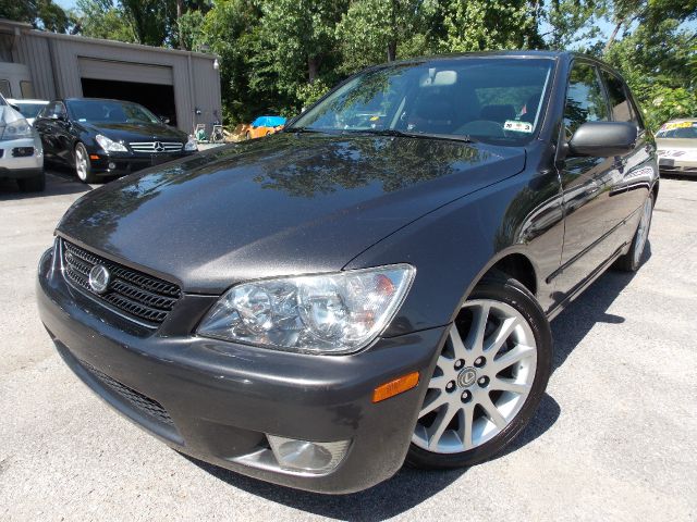 2005 Lexus IS 300 323it