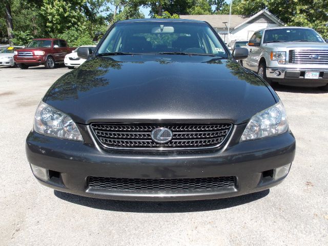 2005 Lexus IS 300 323it