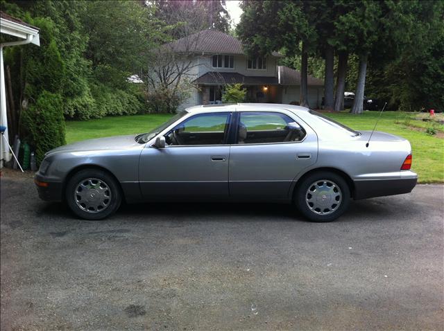 1995 Lexus LS 400 4dr Sdn SE V6 Auto