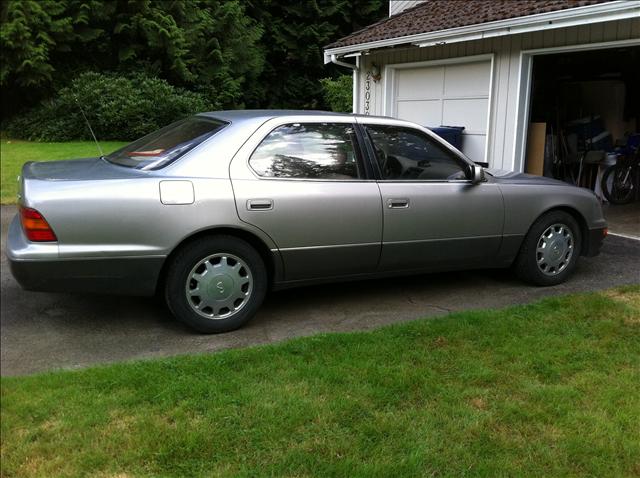 1995 Lexus LS 400 4dr Sdn SE V6 Auto