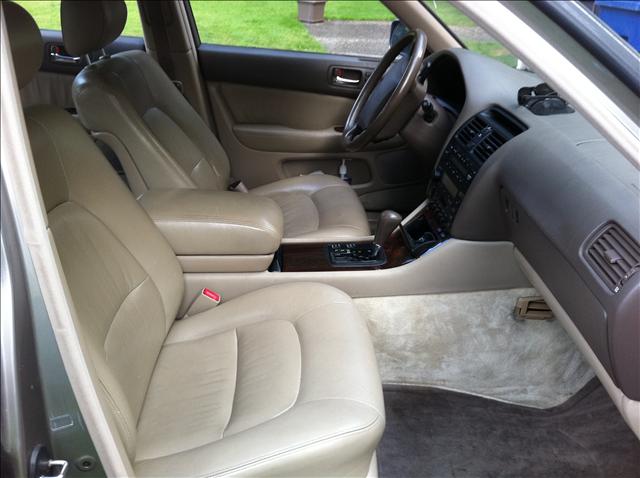 1995 Lexus LS 400 4dr Sdn SE V6 Auto