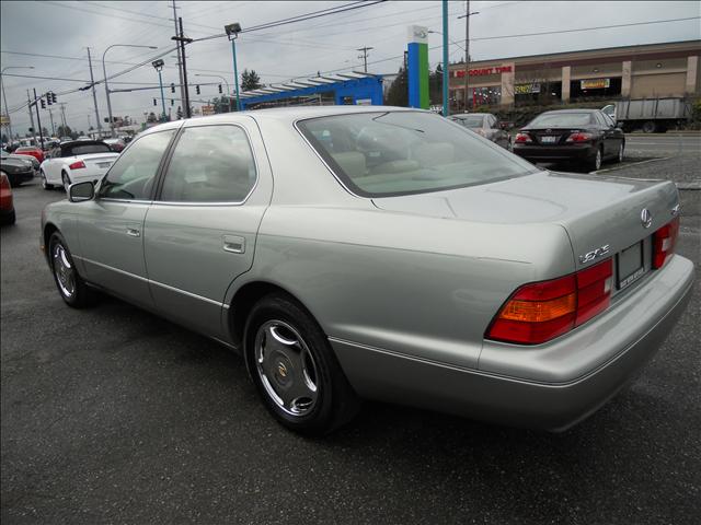 1999 Lexus LS 400 Base