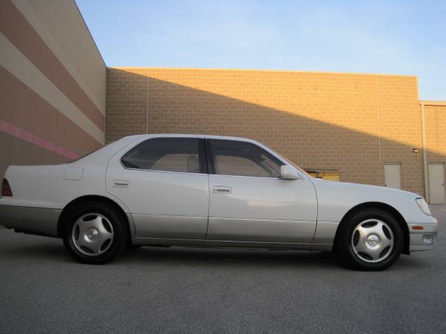 1999 Lexus LS 400 Base