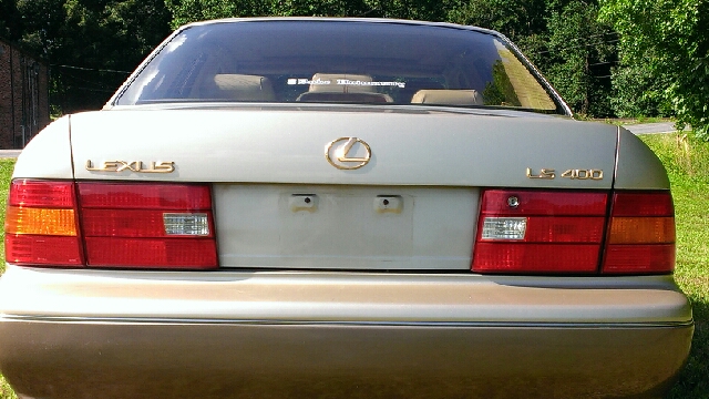 1999 Lexus LS 400 Base