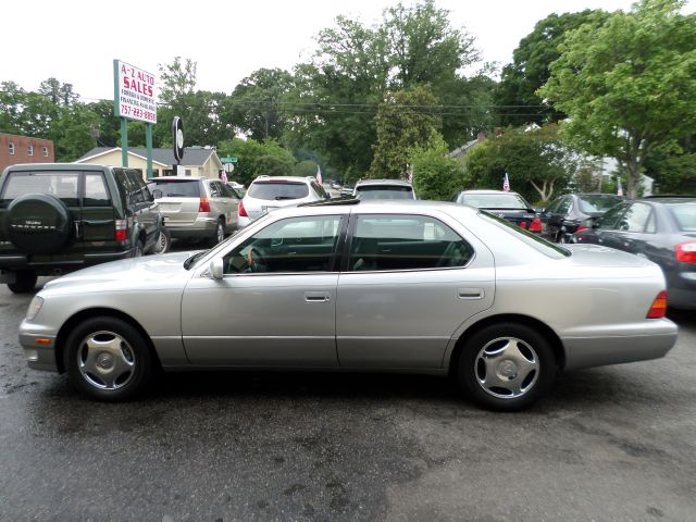 1999 Lexus LS 400 Base