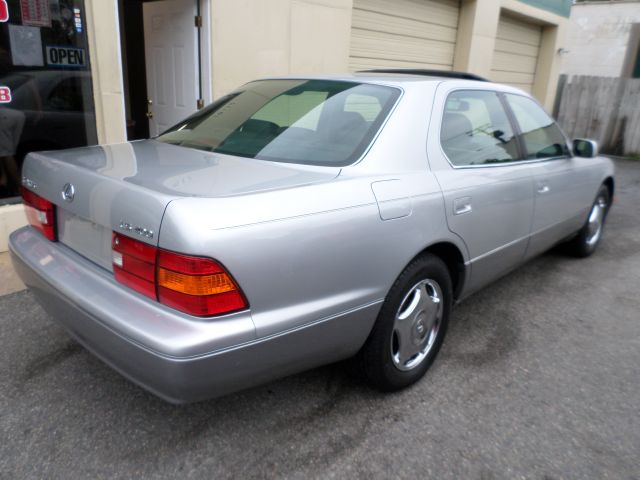 1999 Lexus LS 400 Base