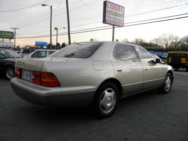 1999 Lexus LS 400 Base