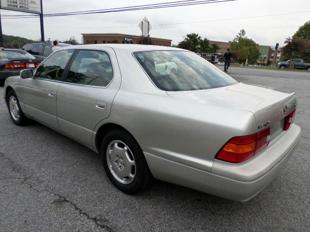 2000 Lexus LS 400 Base