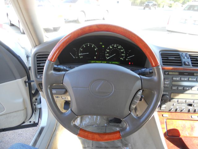 2000 Lexus LS 400 Base