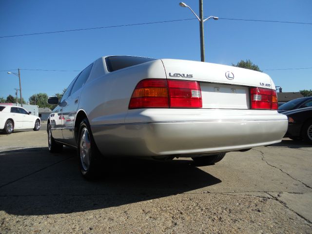 2000 Lexus LS 400 Base