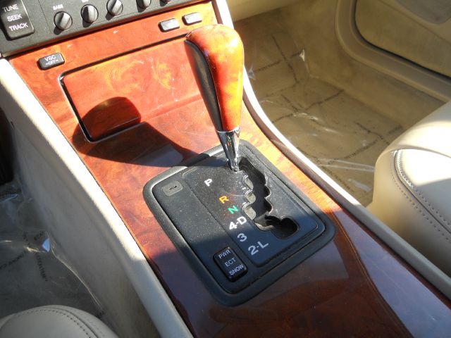 2000 Lexus LS 400 Base