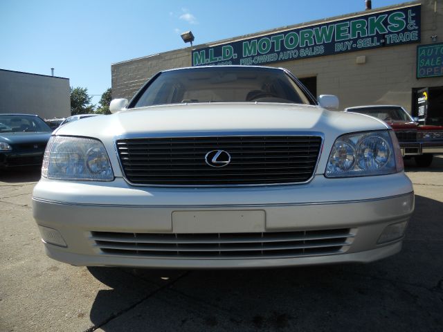 2000 Lexus LS 400 Base