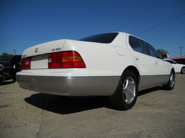 2000 Lexus LS 400 Base