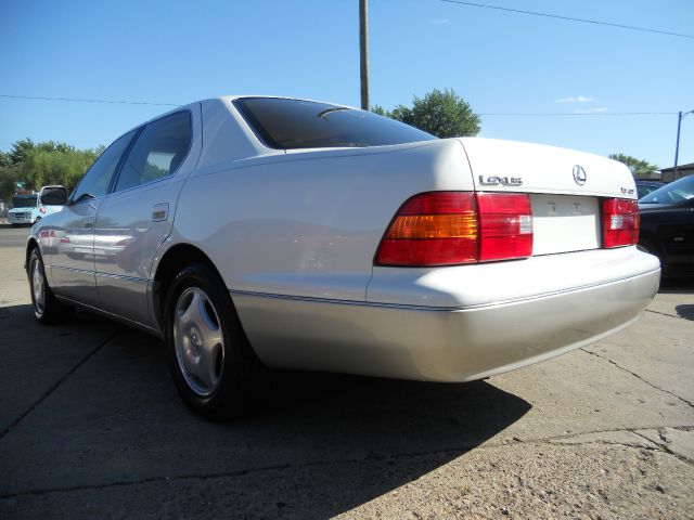 2000 Lexus LS 400 Base