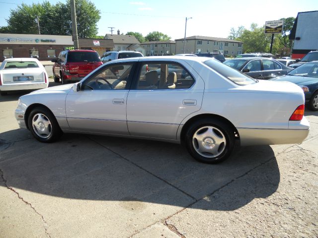 2000 Lexus LS 400 Base