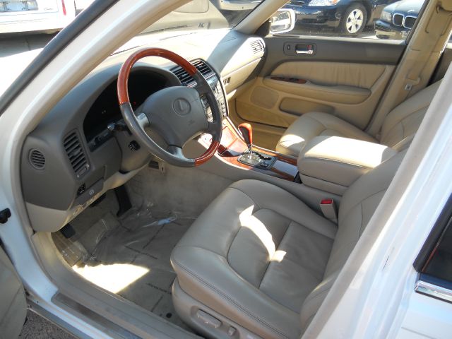 2000 Lexus LS 400 Base