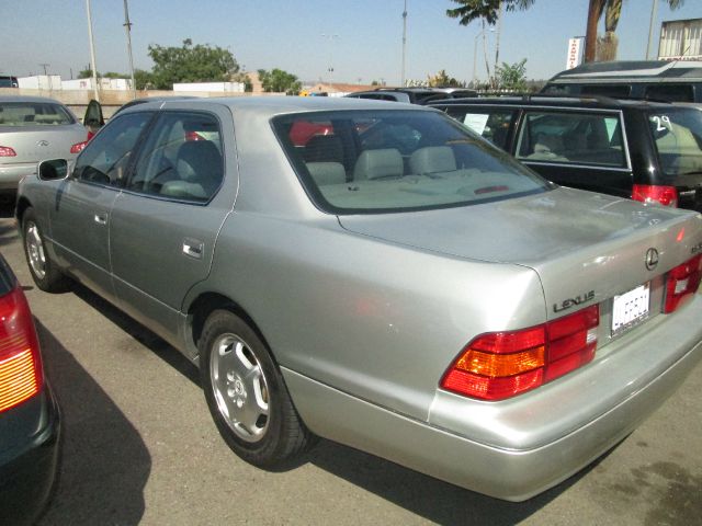 2000 Lexus LS 400 Base