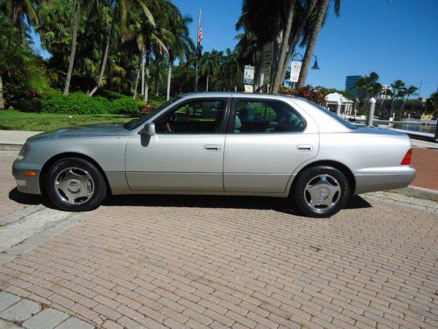 2000 Lexus LS 400 Unknown