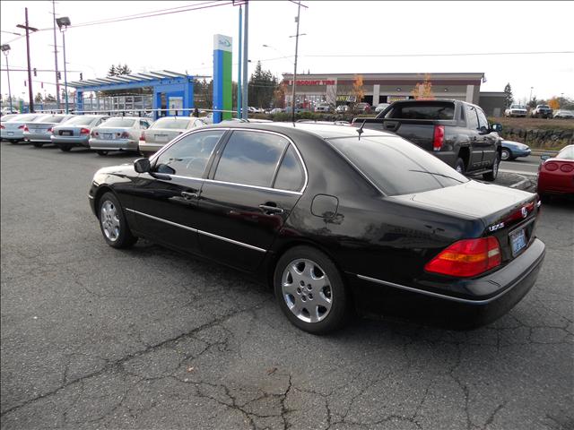 2001 Lexus LS 430 Base