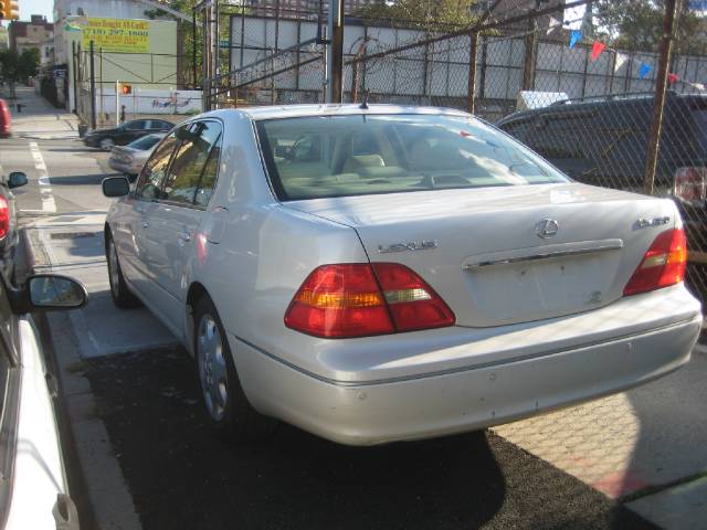 2003 Lexus LS 430 Base