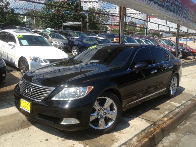 2007 Lexus LS 460 7 Passenger Quad Seating 4 Door