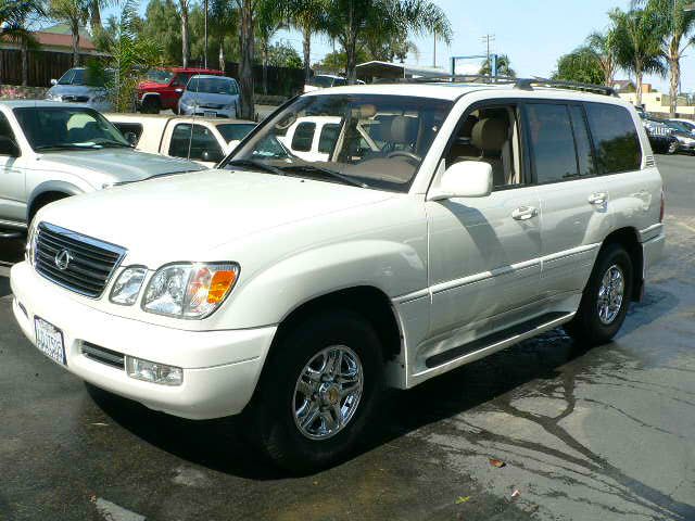 1999 Lexus LX 470 Base