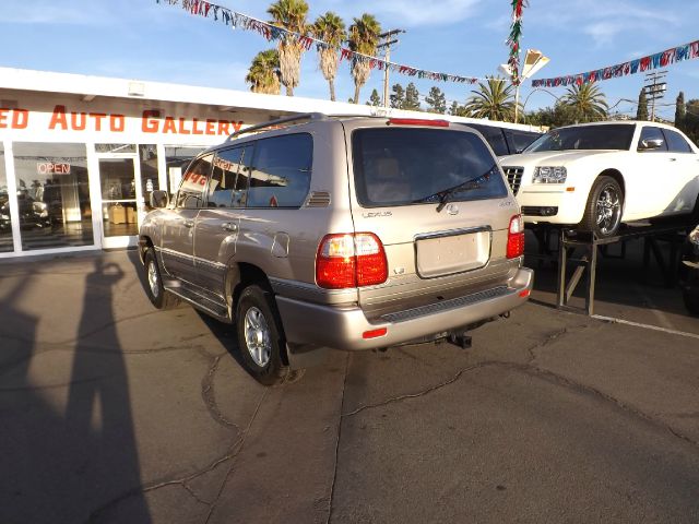 2000 Lexus LX 470 Base