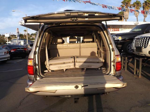 2000 Lexus LX 470 Base