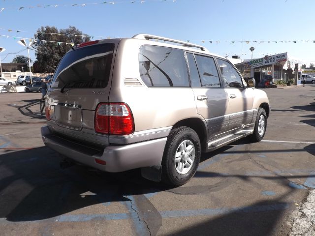 2000 Lexus LX 470 Base