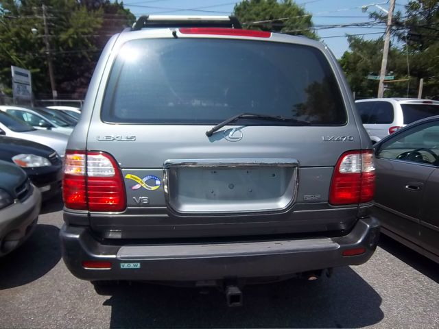 2001 Lexus LX 470 Base