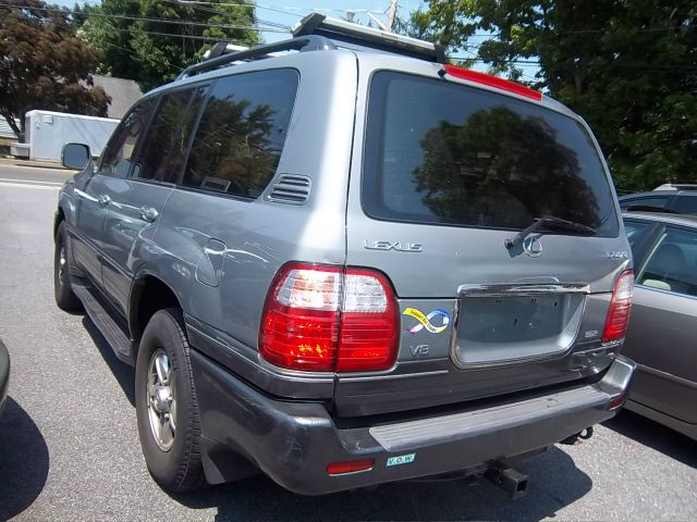 2001 Lexus LX 470 Base