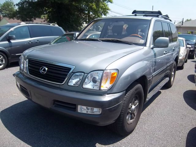 2001 Lexus LX 470 Base