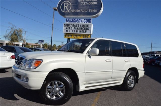 2001 Lexus LX 470 Base