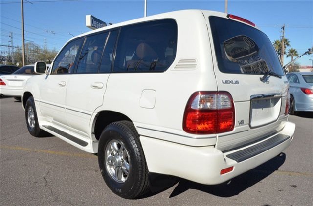 2001 Lexus LX 470 Base