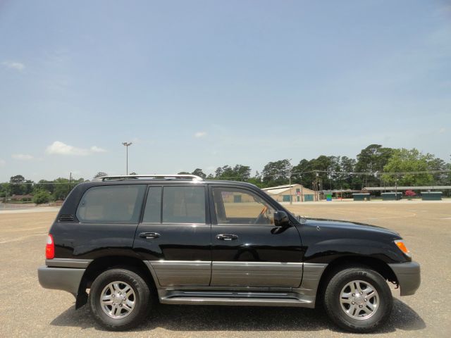 2001 Lexus LX 470 Base