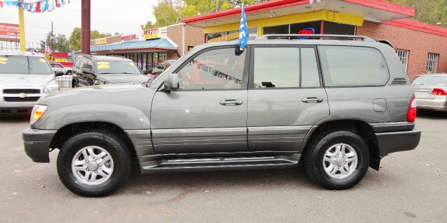 2001 Lexus LX 470 Base