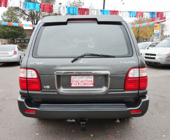 2001 Lexus LX 470 Base