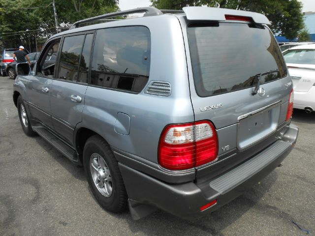 2002 Lexus LX 470 Scion XB