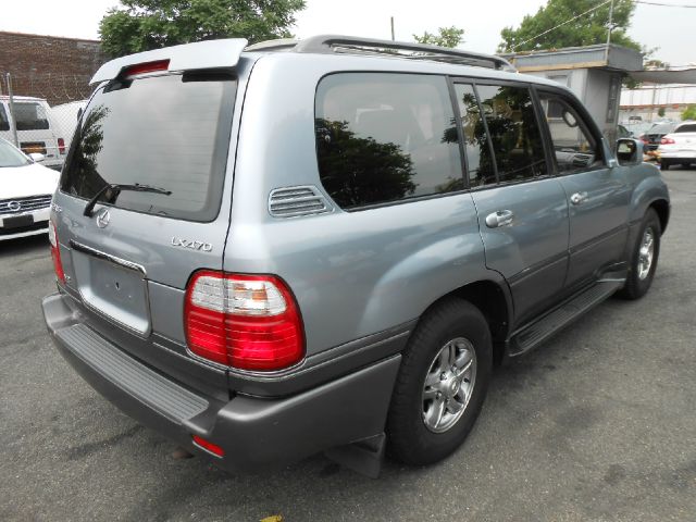 2002 Lexus LX 470 Scion XB