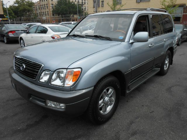 2002 Lexus LX 470 Scion XB