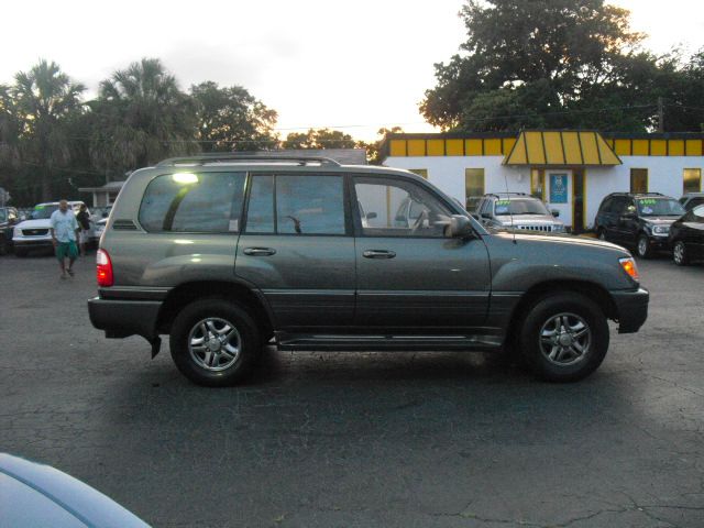 2002 Lexus LX 470 Scion XB